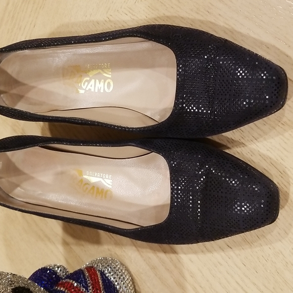 Vintage Salvatore Ferragamo Dark Blue Heels - Picture 2 of 13